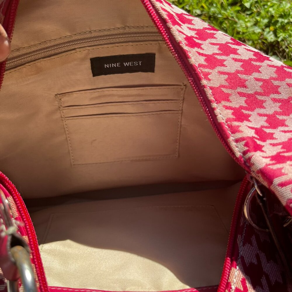 Nine West herringbone style shoulder bag in pink and cream houndstooth - Picture 5 of 5